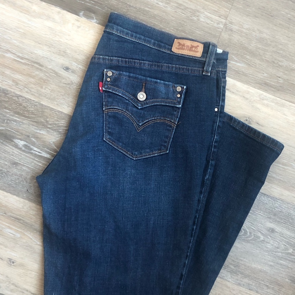 Weekend Sale! LEVIS Darkwash Mid Rise Classic Straight 505 Blue Jeans